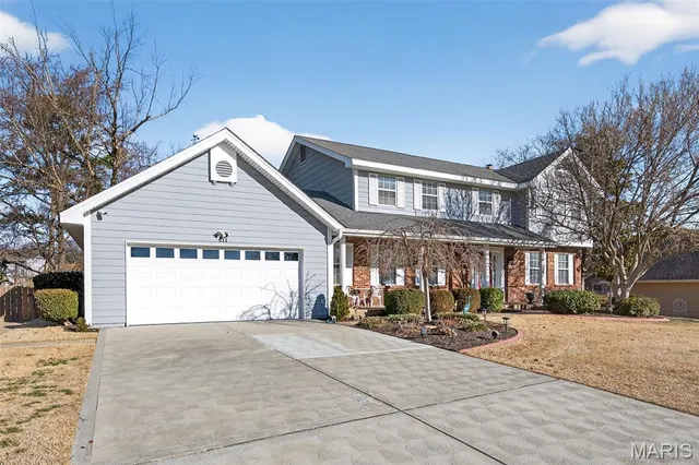 $550,000 | 411 Savannah Ridge Drive, St. Charles, MO 63303