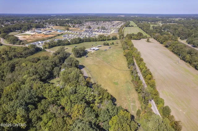 a view of a lake with houses