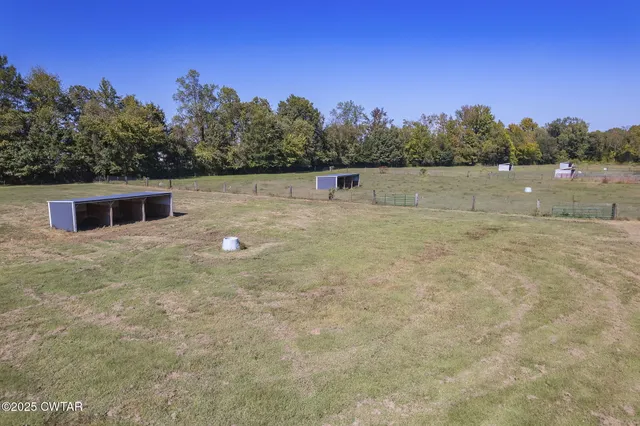 a view of a lake with houses