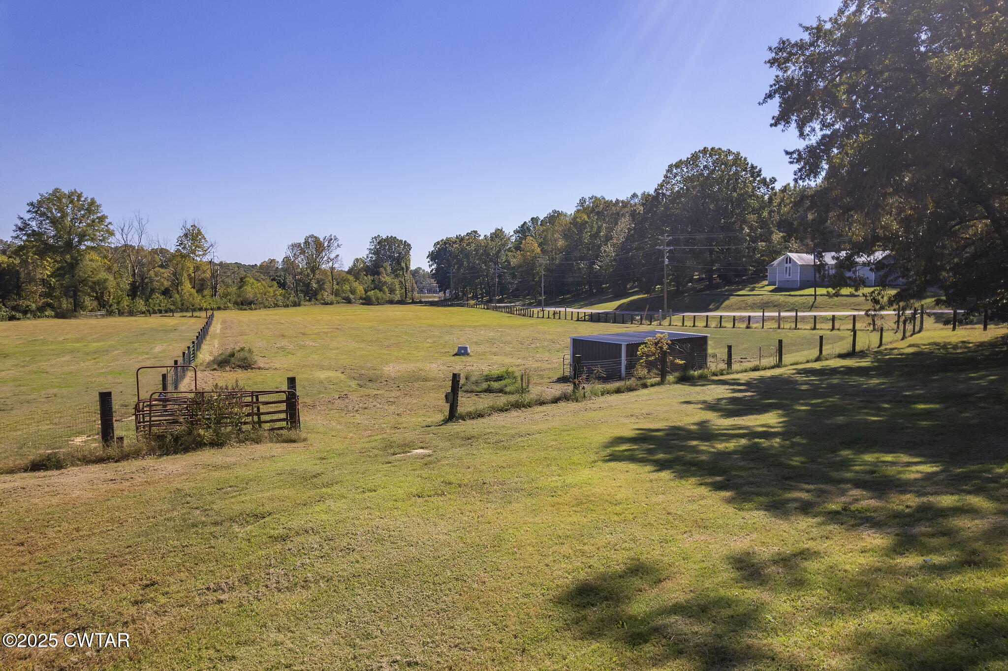 130 Cooper Anderson Road Jackson, TN 38305 - Photo 40 of 46 a view of a lake with houses