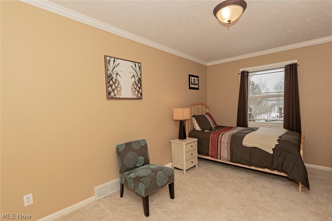 5420 Bartlett Road Bedford, OH 44146 - Photo 16 of 32 Bedroom three easily converts to a nice home office.