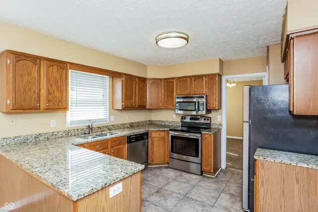 $2,335 | 3735 Crickwood Drive, Indianapolis, IN 46268