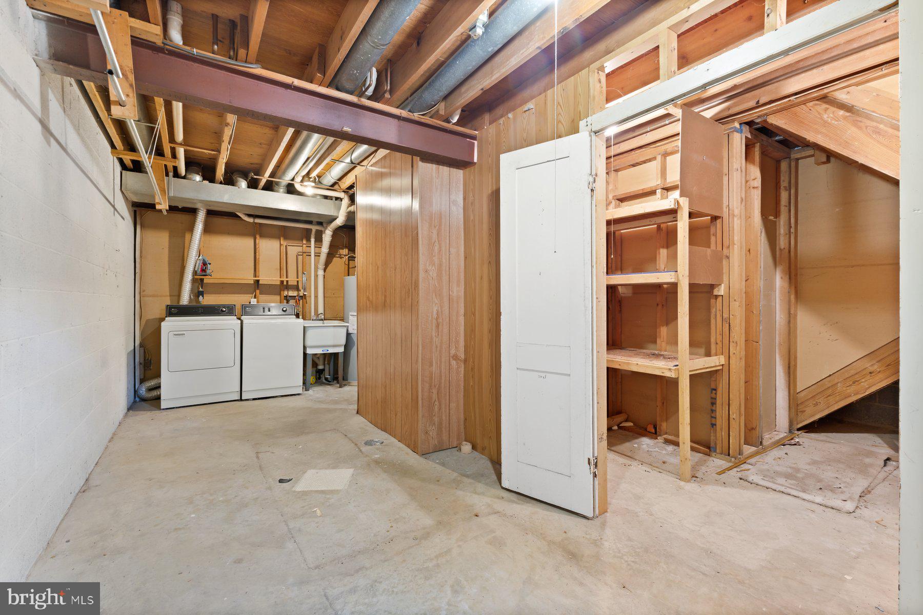 11337 Baroque Road Silver Spring, MD 20901 - Photo 23 of 29 a view of an empty room