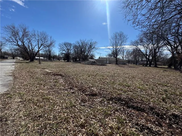 $13,000 | 604-608 West Pine Street, Weir, KS 66781