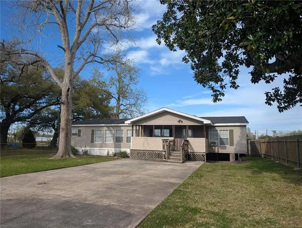 $1,350 | 101 Cadow Street, Unit A, Paradis, LA 70080