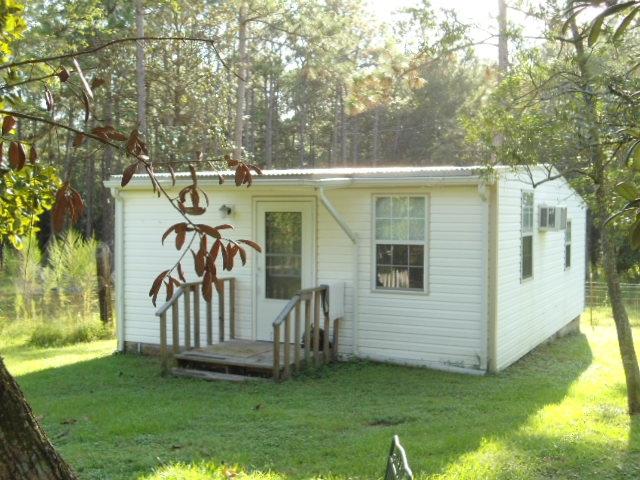 77 Perdue Road DeFuniak Springs, FL 32433 - Photo 4 of 34 Perdue guest house