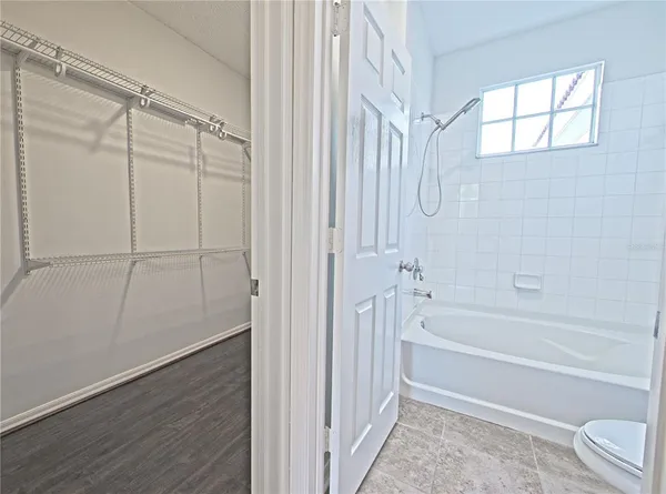 $1,995 | 5701 Bentgrass Drive, Unit 18206, Sarasota, FL 34235