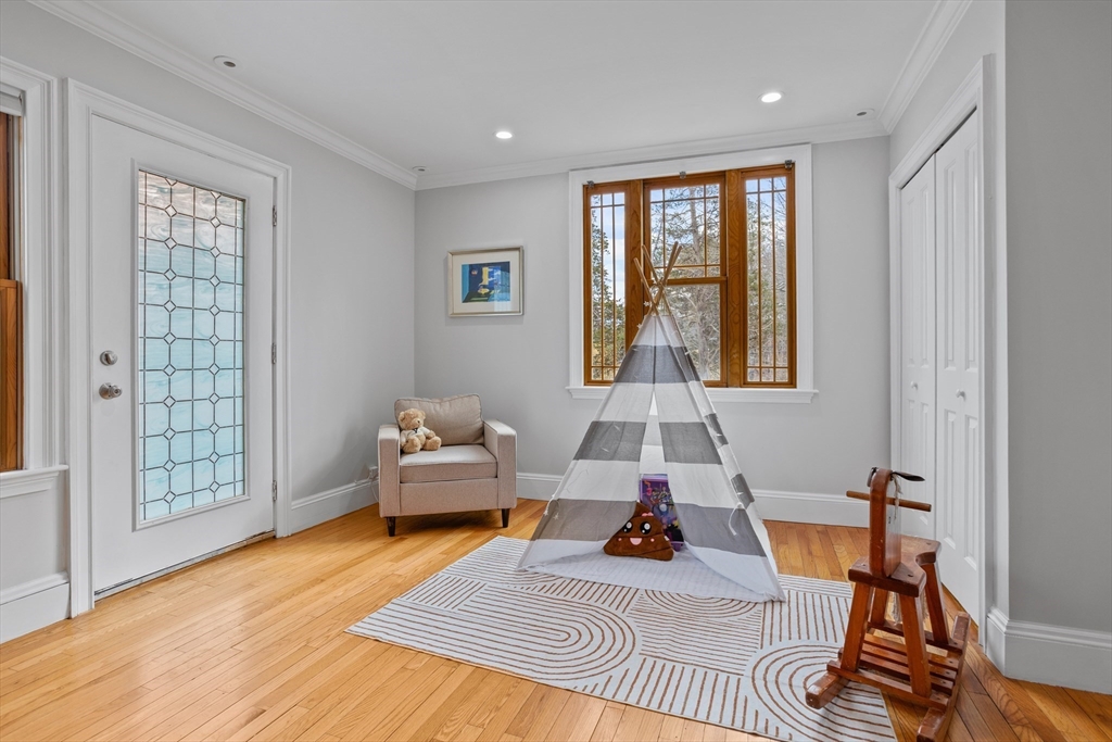 10 Lakeview Road Wayland, MA 01778 - Photo 17 of 31 Gallery Image 17