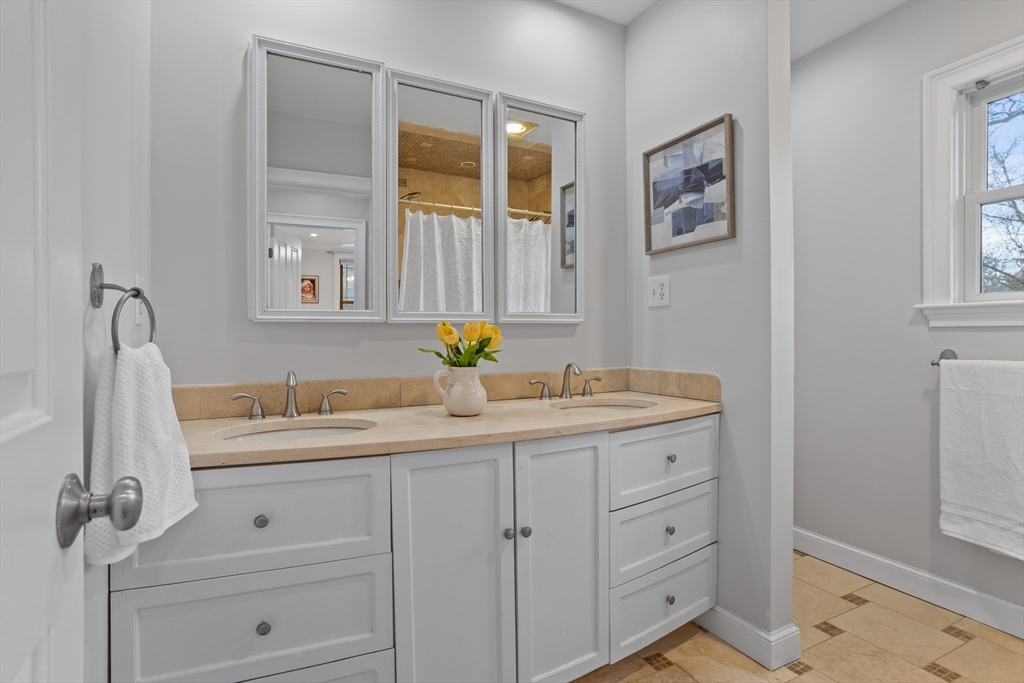 10 Lakeview Road Wayland, MA 01778 - Photo 23 of 31 Gallery Image 23