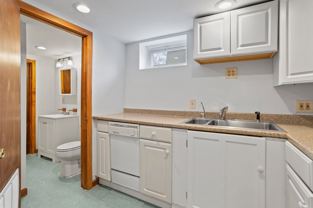 10 Lakeview Road Wayland, MA 01778 - Photo 27 of 31 Gallery Image 27