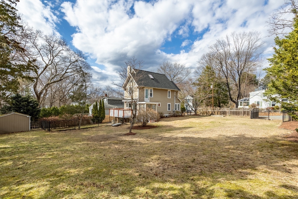 10 Lakeview Road Wayland, MA 01778 - Photo 5 of 31 Gallery Image 5