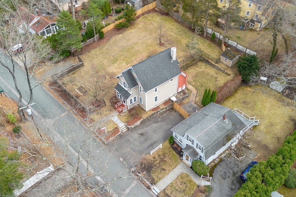 10 Lakeview Road Wayland, MA 01778 - Photo 6 of 31 Gallery Image 6