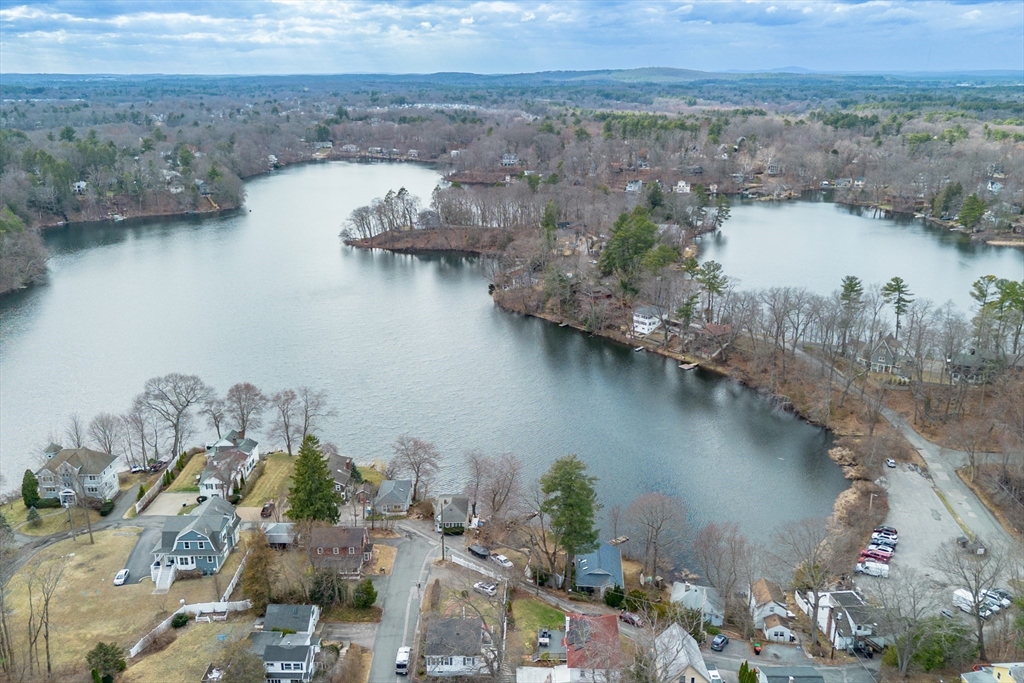10 Lakeview Road Wayland, MA 01778 - Photo 7 of 31 Gallery Image 7