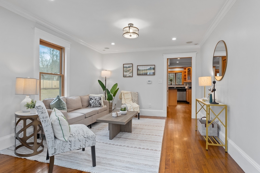 10 Lakeview Road Wayland, MA 01778 - Photo 8 of 31 Gallery Image 8