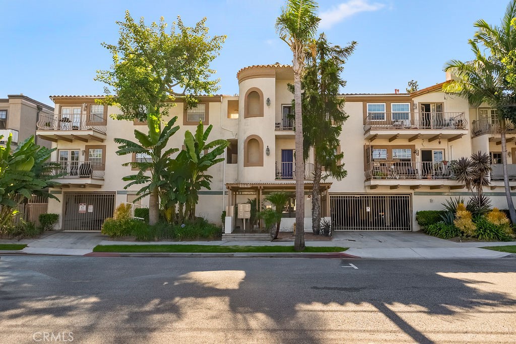 1145 Roswell Avenue, Unit 8A Long Beach, CA 90804 - Photo 24 of 35 a front view of a building