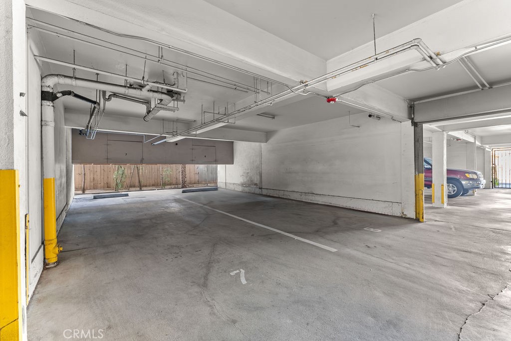 1145 Roswell Avenue, Unit 8A Long Beach, CA 90804 - Photo 32 of 35 a view of a garage