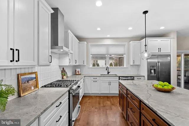 $790,000 | 35611 Hamlet Court, Round Hill, VA 20141