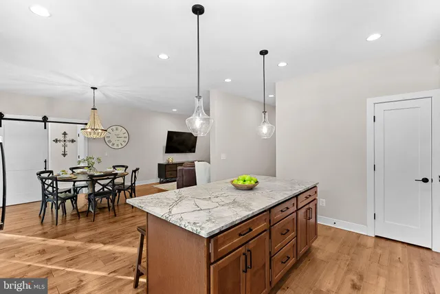 $790,000 | 35611 Hamlet Court, Round Hill, VA 20141