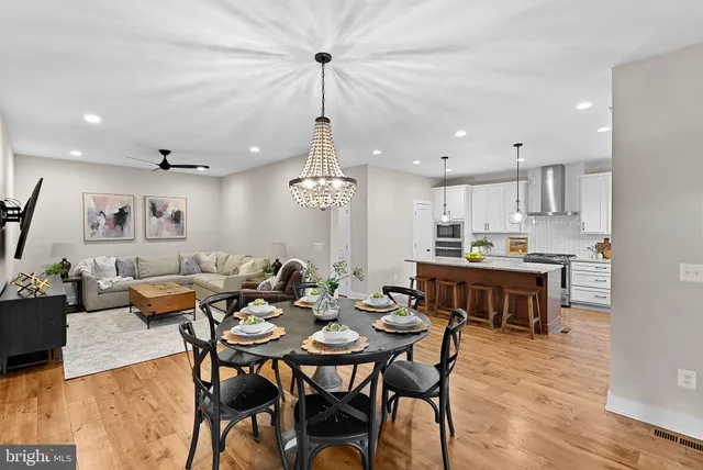 $790,000 | 35611 Hamlet Court, Round Hill, VA 20141