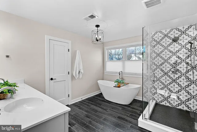 $790,000 | 35611 Hamlet Court, Round Hill, VA 20141