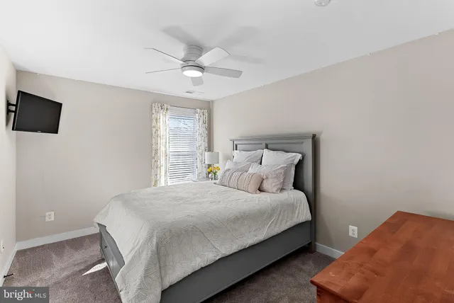 $790,000 | 35611 Hamlet Court, Round Hill, VA 20141