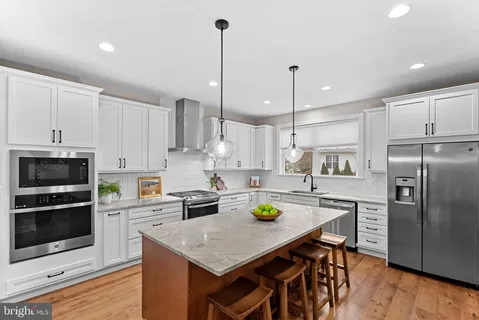 $790,000 | 35611 Hamlet Court, Round Hill, VA 20141