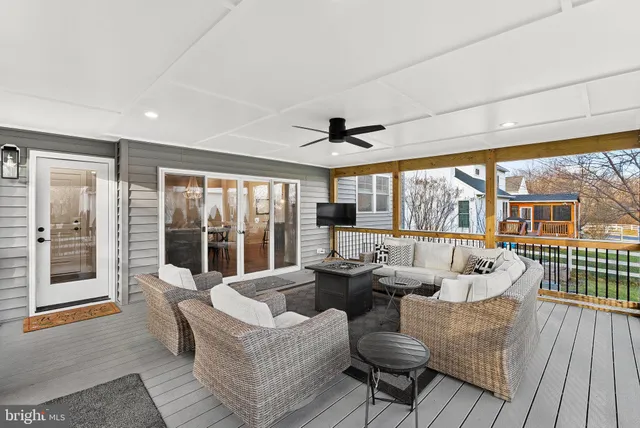 $790,000 | 35611 Hamlet Court, Round Hill, VA 20141