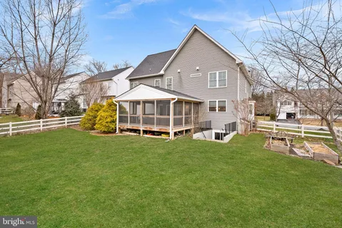 $790,000 | 35611 Hamlet Court, Round Hill, VA 20141