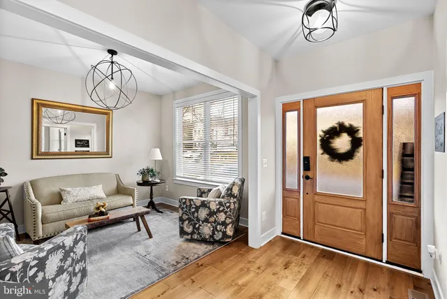 $790,000 | 35611 Hamlet Court, Round Hill, VA 20141