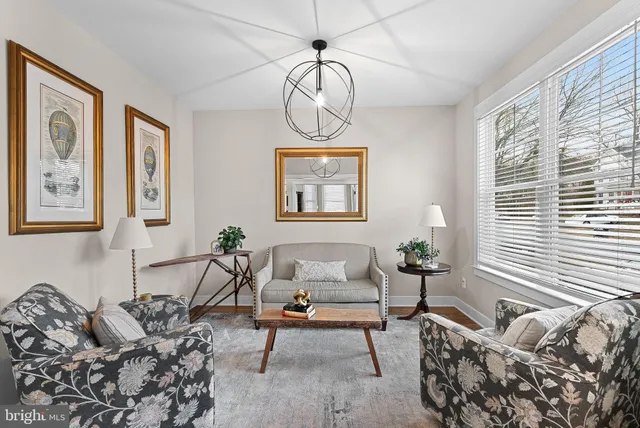 $790,000 | 35611 Hamlet Court, Round Hill, VA 20141