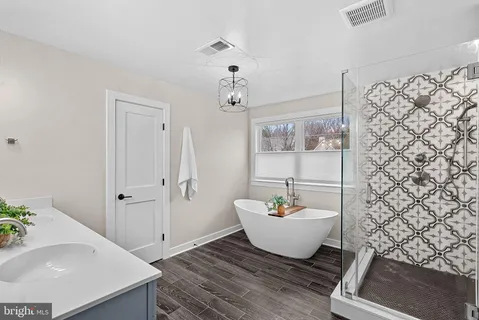 $790,000 | 35611 Hamlet Court, Round Hill, VA 20141