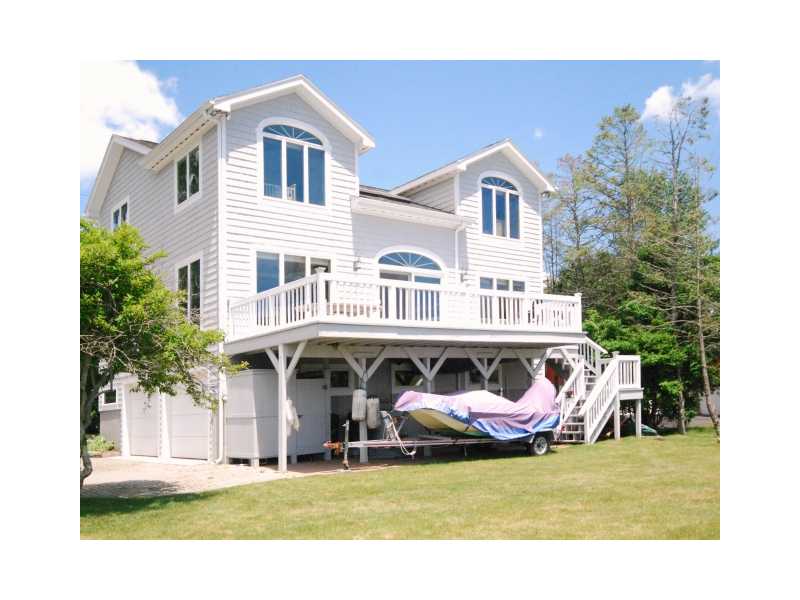 46 Wheatfield Cove Road Narragansett, RI 02882 - Photo 1 of 24 Exterior Front.