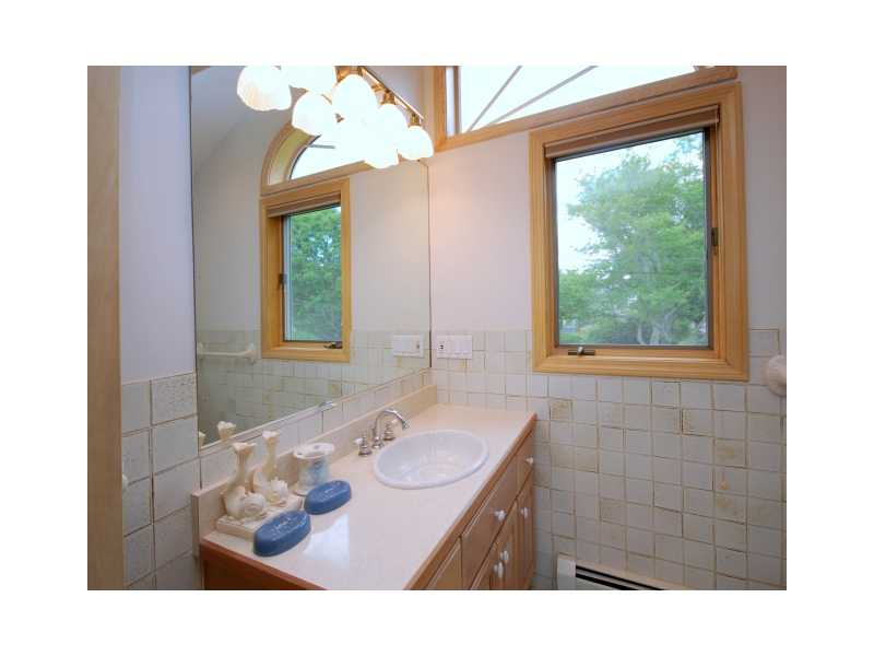 46 Wheatfield Cove Road Narragansett, RI 02882 - Photo 23 of 24 Bathroom.