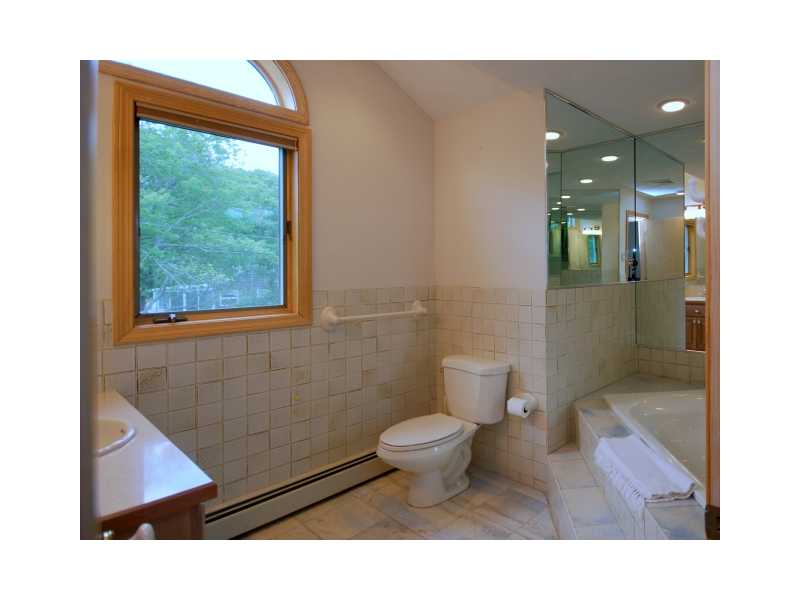 46 Wheatfield Cove Road Narragansett, RI 02882 - Photo 24 of 24 Bathroom.