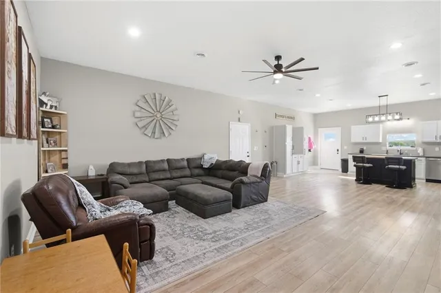 $525,000 | 8825 Northeast 312th Street, Cameron, MO 64429