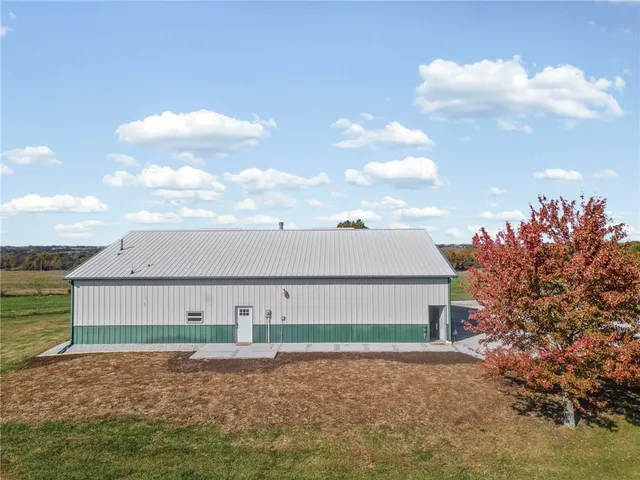 $525,000 | 8825 Northeast 312th Street, Cameron, MO 64429