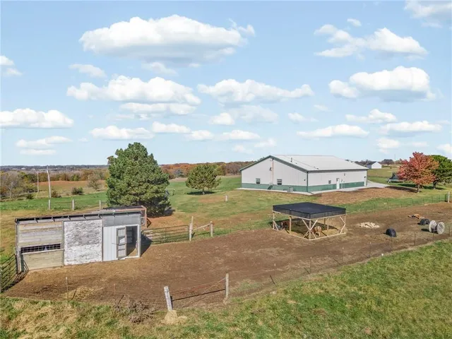 $525,000 | 8825 Northeast 312th Street, Cameron, MO 64429