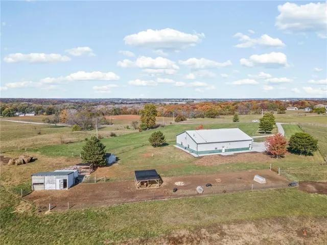$525,000 | 8825 Northeast 312th Street, Cameron, MO 64429