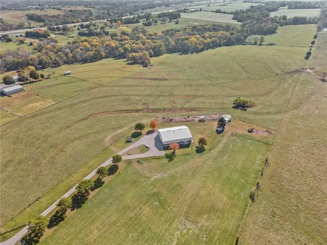 $525,000 | 8825 Northeast 312th Street, Cameron, MO 64429