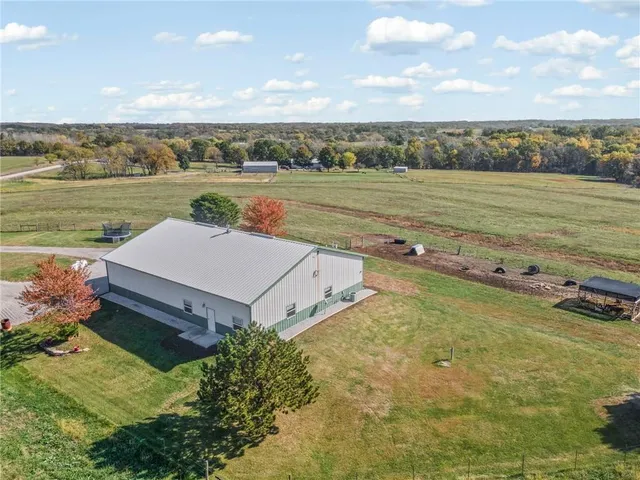 $525,000 | 8825 Northeast 312th Street, Cameron, MO 64429