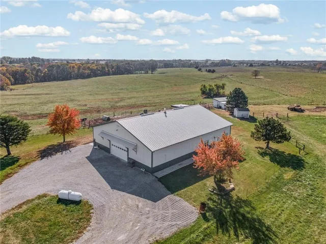 $525,000 | 8825 Northeast 312th Street, Cameron, MO 64429