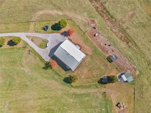 $525,000 | 8825 Northeast 312th Street, Cameron, MO 64429