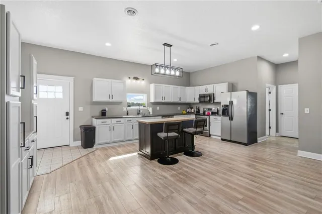 $525,000 | 8825 Northeast 312th Street, Cameron, MO 64429