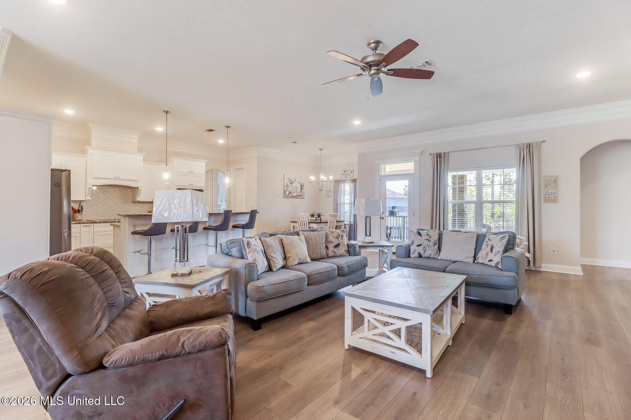 5894 Windmill Street Ocean Springs, MS 39564 - Photo 6 of 20 Living Room