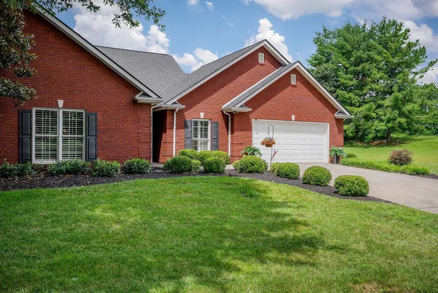 $599,900 | 225 Hickory Court, McMinnville, TN 37110