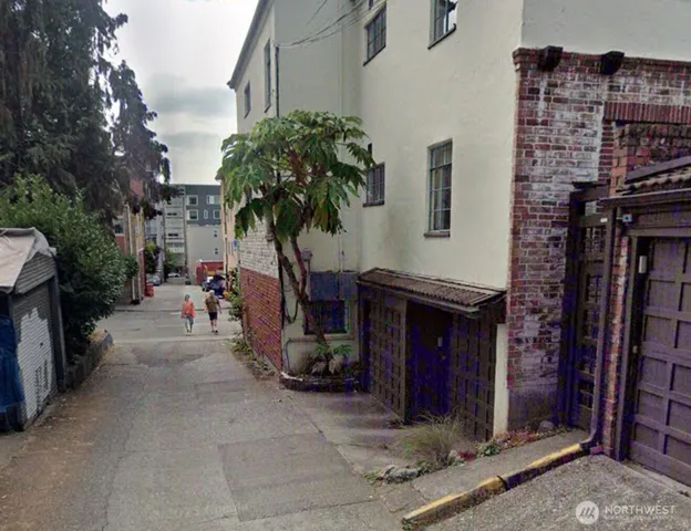 $799,950 | 1106 Northeast 42nd Street, Unit 19, Seattle, WA 98105