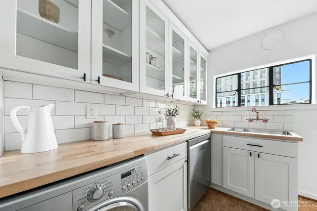 $799,950 | 1106 Northeast 42nd Street, Unit 19, Seattle, WA 98105