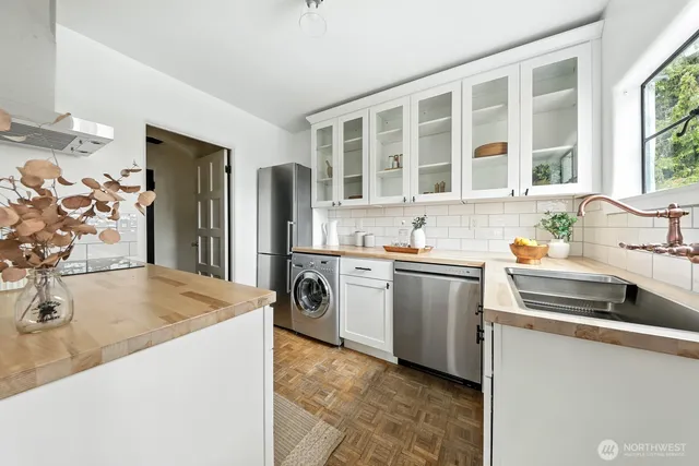 $799,950 | 1106 Northeast 42nd Street, Unit 19, Seattle, WA 98105