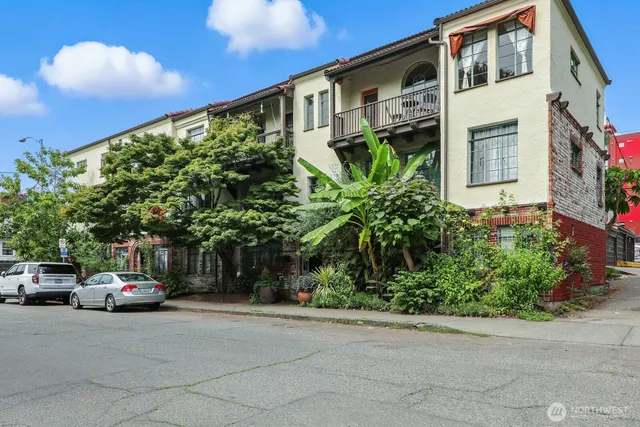 $799,950 | 1106 Northeast 42nd Street, Unit 19, Seattle, WA 98105