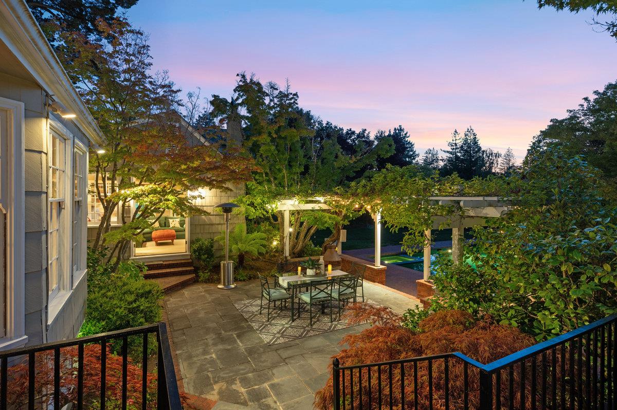 539 Edgewood Road San Mateo, CA 94402 - Photo 16 of 68 Gallery Image 16